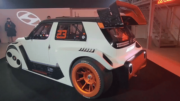 [서울=뉴시스] 현대차가 서울 성수동 피치스 도원에서 공개한 인스터로이드 측면 모습. (사진=이창훈 기자) 2025.03.31 photo@newsis.com *재판매 및 DB 금지 *재판매 및 DB 금지