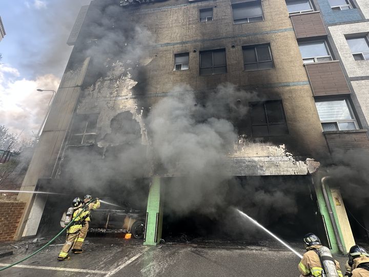 [광주=뉴시스] 31일 오후 1시 45분께 광주 광산구 신가동 한 어린이집에서 불이 나 소방당국에 의해 40분 만에 꺼졌다. (사진 = 광주 광산소방서 제공) 2025.03.31. photo@newsis.com *재판매 및 DB 금지