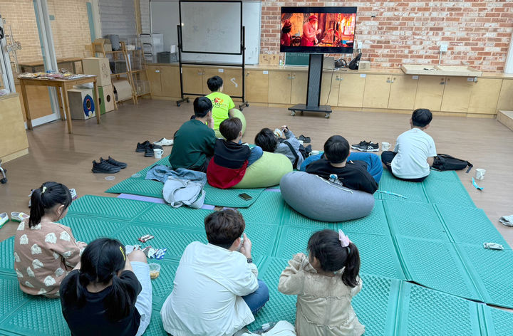 [광주=뉴시스] 광주 서구청소년수련관 테마극장. (사진=광주 서구청소년수련관 제공). photo@newsis.com *재판매 및 DB 금지