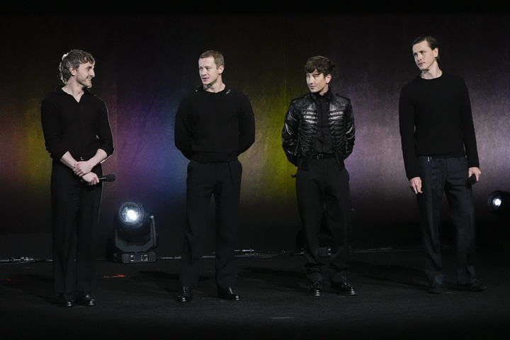 [라스베이거스=AP/뉴시스] 왼쪽부터 폴 매카트니 역에 폴 메스컬, 조지 해리슨 역에 조지프 퀸, 링고 스타 역에 배리 키오건, 존 레넌 역에 해리스 디킨슨.