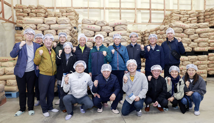 [칠곡=뉴시스] 칠곡 드림팀 일본 연수. (사진=칠곡군 제공) 2025.04.01 photo@newsis.com *재판매 및 DB 금지