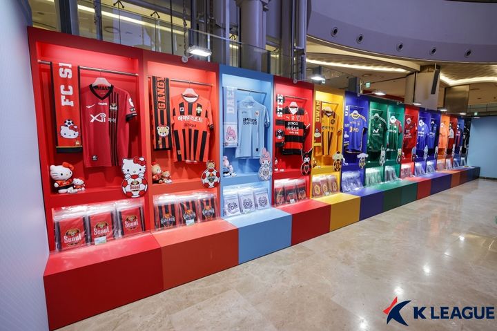 [서울=뉴시스] 한국프로축구연맹, 산리오캐릭터즈와 협업. (사진=한국프로축구연맹 제공) *재판매 및 DB 금지