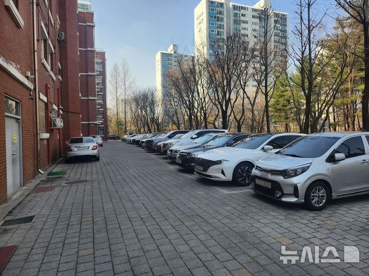 [성남=뉴시스] 성남시 수내3동 수내초등학교 부설주차장 (사진=성남시 제공) 2025.04.02.photo@newsis.com