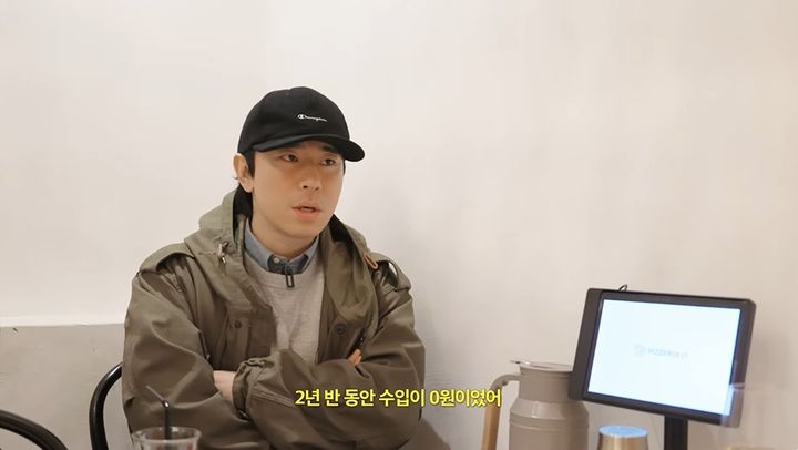 [서울=뉴시스] 1일 유튜브 채널 '오연서'에는 '오연서 룸 투어, 근데 시언's가 왜 나와?'라는 제목의 영상이 게재됐다. 게스트로는 배우 이시언이 출연했다. (사진=유튜브 '오연서' 채널 화면 캡처) 2025.04.02 photo@newsis.com *재판매 및 DB 금지