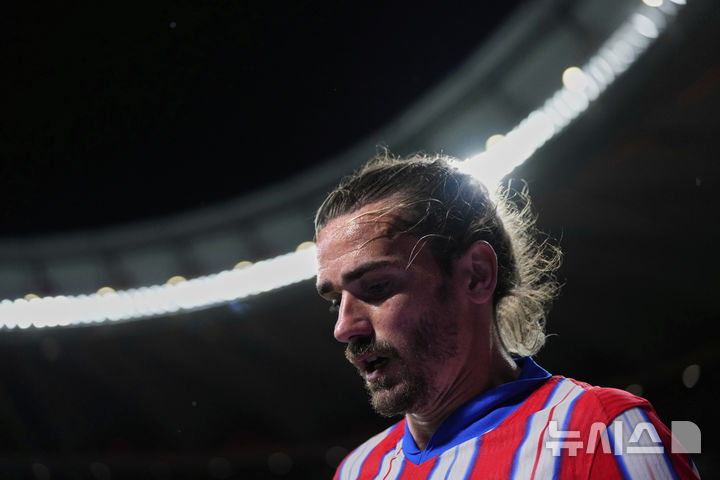 [마드리드=AP/뉴시스]그리즈만, 아틀레티코와 재계약. 2025.04.02.