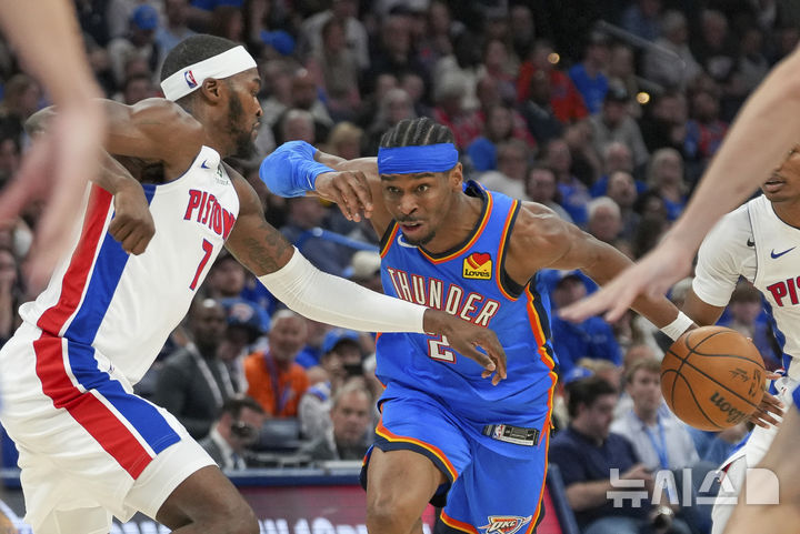 [오클라호마시티=AP/뉴시스] 미국프로농구(NBA) 오클라호마시티 선더의 샤이 길저스알렉산더. 2025. 4. 2.
