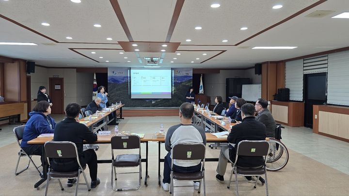 청평면 생명존중 안심마을 조성 사업설명회. (사진=가평군 제공) photo@newsis.com *재판매 및 DB 금지