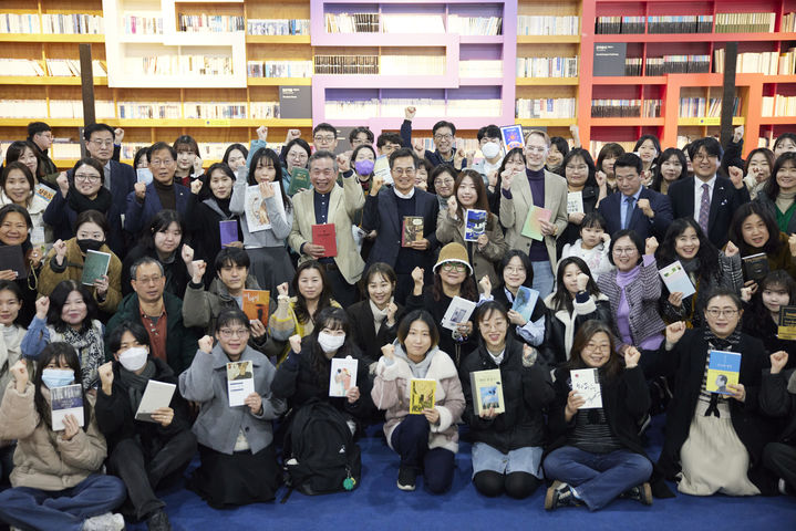 [수원=뉴시스] 평생독서 '천권으로' 비전 선포식. (사진=경기도 제공) 2025.04.05. photo@newsis.com *재판매 및 DB 금지