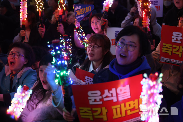 "'계엄극복' 시민 공로 인정"…내달 '빛의 위원회' 설치