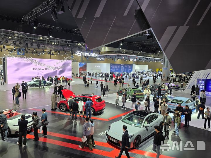 [서울=뉴시스] 박현준 기자 = 4일 경기도 고양시 킨텍스에서 열린 '2025 서울모빌리티쇼' 전시장 모습. 2025.04.04 parkhj@newsis.com