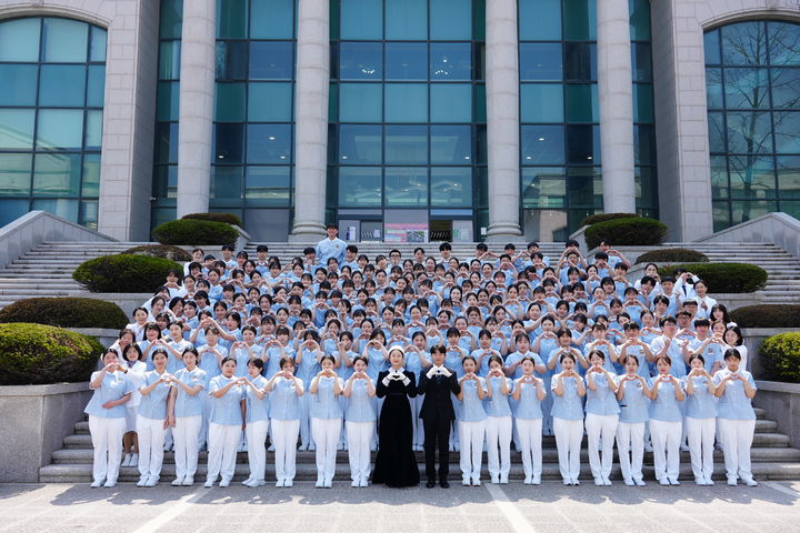 [울산=뉴시스] 구미현 기자 = 울산과학대학교 제27회 나이팅게일 선서식 photo@newsis.com *재판매 및 DB 금지