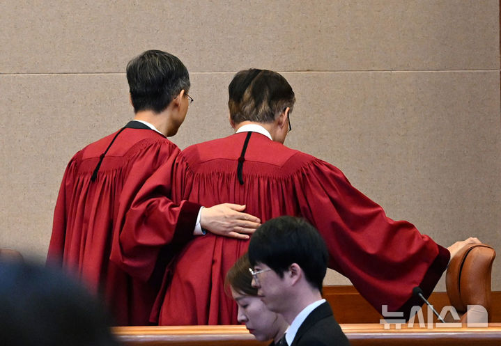 재판관 정치성향 분류 의미 없었다…'헌법위배·국민배신' 기준 판단