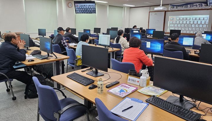 영동군 주민정보화교육(사진=영동군 제공) *재판매 및 DB 금지