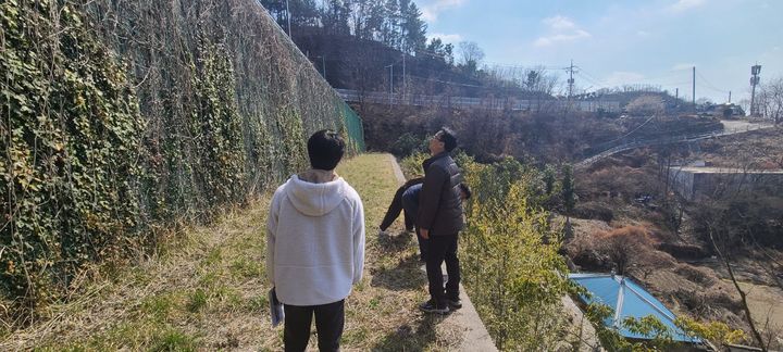 [진주=뉴시스]진주시, 해빙기 취약시설 안전점검.(사진=진주시 제공).2025.04.06.photo@newsis.com *재판매 및 DB 금지