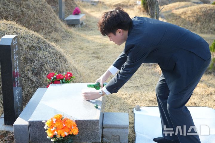 [서울=뉴시스]이준석, 尹 파면 후 첫 일정은 TK행…"조부모 성묘·산불 피해 현장 방문" (사진 = 이준석 의원 SNS 캡처)