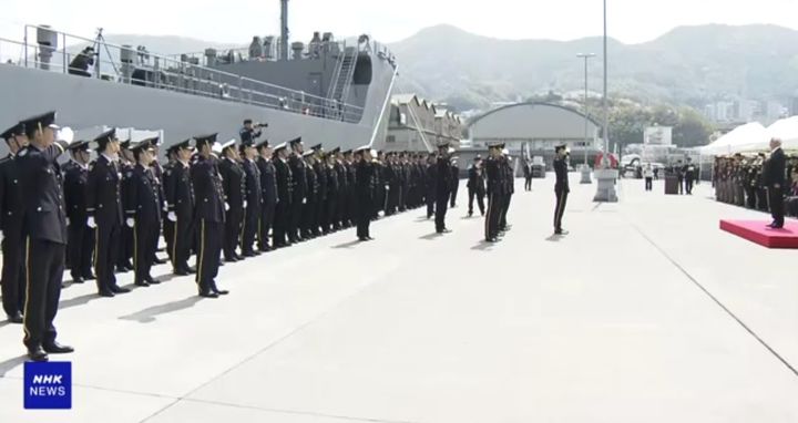 [서울=뉴시스]일본 정부가 대만 등의 유사시를 대비해 자위대원과 장비 수송에 특화한 부대인 '해상수송군'이 6일 공식 출범했다. 출범식이 열리는 모습. <사진출처: NHK 캡쳐> 2025.04.06