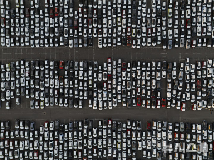 [AP/뉴시스] 영국 에섹스 틸베리항의 신차