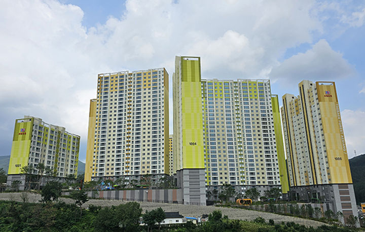 태백에서 가장 높은 28층 높이의 태백부영아파트 단지 전경.(사진=뉴시스] *재판매 및 DB 금지