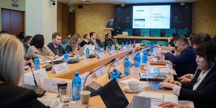 [대전=뉴시스] 철도공단 해외사업부가 지난 3일 우크라이나에서 현지 통합 철도교통관제센터 구축을 위한 사전타당성조사 보고회를 갖고 있다.(사진=철도공단 제공) *재판매 및 DB 금지