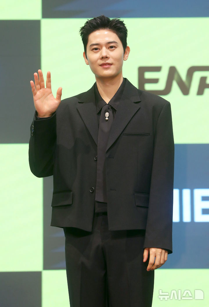 [서울=뉴시스] 김혜진 기자 = 배우 김동준이 7일 오후 서울 구로구 신도림 더 세인트에서 열린 지니 TV 오리지널 드라마 '신병3' 제작발표회에서 포즈를 취하고 있다. 2025.04.07. jini@newsis.com