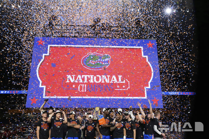 [샌안토니오=AP/뉴시스] 전미대학체육협회(NCAA) 남자 농구 디비전 1 토너먼트 '3월의 광란'에서 우승한 플로리다대. 2025. 4. 7.