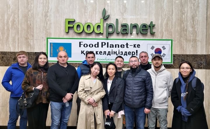 [서울=뉴시스] 편의점 CU 운영사 BGF리테일이 카자흐스탄 파트너사 CUCA(CU Central Asia)에게 편의점 운영 노하우를 전수하기 위한 방한 연수 프로그램을 7일간 진행했다고 8일 밝혔다. (사진=BGF리테일 제공) *재판매 및 DB 금지