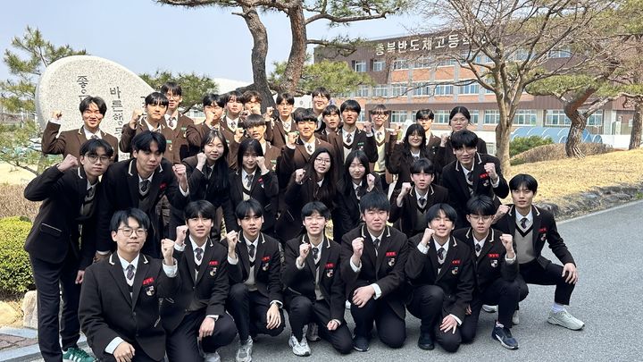 충북반도체고 2학년 학생들 *재판매 및 DB 금지