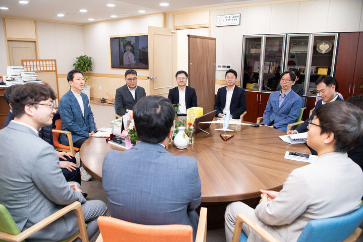 [구미=뉴시스] 벤처투자사 간담회. (사진=구미시 제공) 2025.04.08 photo@newsis.com *재판매 및 DB 금지
