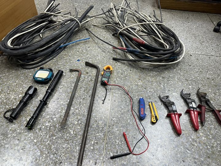 [서울=뉴시스] 범행 도구들. (사진=미러미디어) *재판매 및 DB 금지