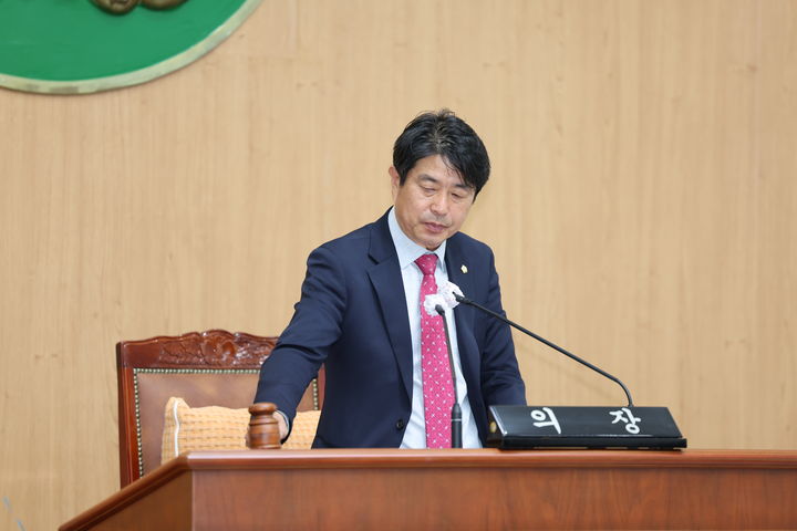 [고성=뉴시스] 경남 고성군의회는 8일 의회 본회의장에서 제301회 임시회를 개회하고 있다. (사진=고성군의회 제공) 2025.04.08. photo@newsis.com *재판매 및 DB 금지