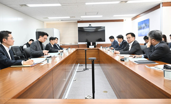 최상목 경제부총리 겸 기획재정부 장관이 8일 오후 서울 종로구 정부서울청사에서 열린 '대외경제 자문회의'를 주재하고 있다.(사진 : 기재부 제공) 2025.4.8. *재판매 및 DB 금지