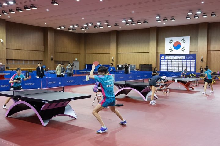 [서울=뉴시스] 한국 탁구 대표팀이 프랑스, 브라질, 푸에르토리코 선수들과 합동 훈련을 진행했다. (사진=대한탁구협회 제공) *재판매 및 DB 금지