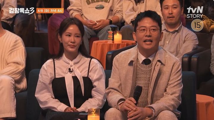 [서울=뉴시스] 8일 오후 방송된 tvN STORY 예능 프로그램 '김창옥쇼3'에선 오는 7월 결혼을 앞둔 코미디언 김준호와 김지민이 서로에 대한 고민을 털어놓으며 진솔한 대화를 나눴다. (사진=tvN STORY 제공) 2025.04.09 photo@newsis.com *재판매 및 DB 금지
