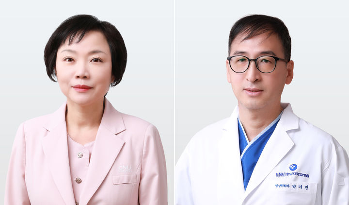 [대전=뉴시스]충남대병원 민효숙 간호부장, 박기민 방사선의료기술실장, 오미영 간호조무사가&nbsp; 대전광역시장 표창을 받았다.(사진=충남대학교병원 제공) 2025.04.09. photo@newsis.com *재판매 및 DB 금지