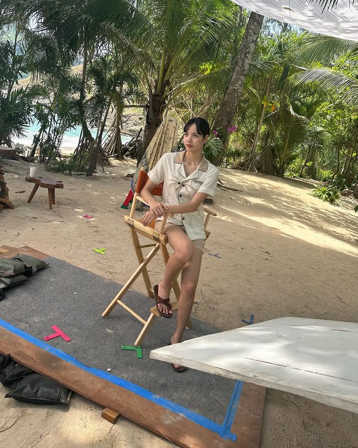 [서울=뉴시스] 그룹 '블랙핑크' 리사가 지난 8일 미국 HBO 오리지널 시리즈 '더 화이트 로투스(The White Lotus)' 시즌 3에 출연한 소감을 밝혔다. (사진=리사 인스타그램 캡처) 2025.04.09. photo@newsis.com *재판매 및 DB 금지