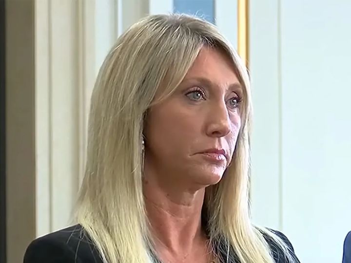 [뉴시스]자신의 제자와 성관계를 맺은 혐의로 재판에 넘겨진 미 오하이오주 신시내티 세인트제이비어고등학교의 여교사 에밀리 너틀리. (사진=폭스19) 2025.4.9 *재판매 및 DB 금지