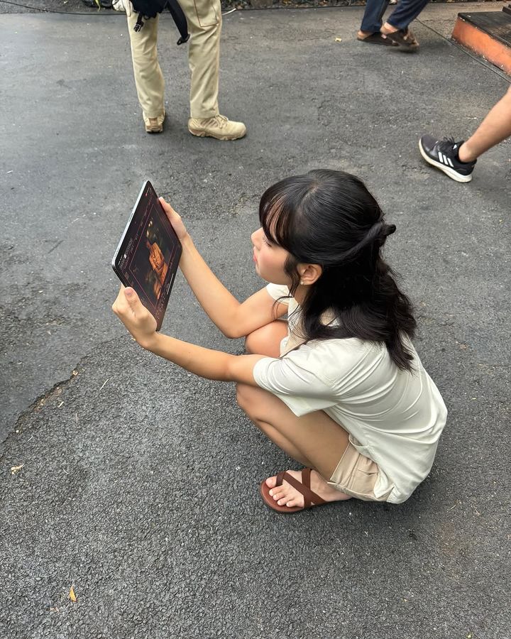 [서울=뉴시스] 그룹 '블랙핑크' 리사가 지난 8일 미국 HBO 오리지널 시리즈 '더 화이트 로투스(The White Lotus)' 시즌 3에 출연한 소감을 밝혔다. (사진=리사 인스타그램 캡처) 2025.04.09. photo@newsis.com *재판매 및 DB 금지