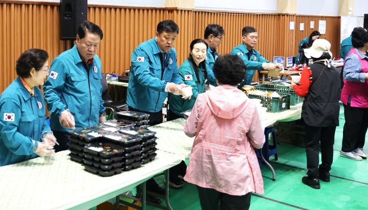 배식봉사하는 단양군의회 *재판매 및 DB 금지