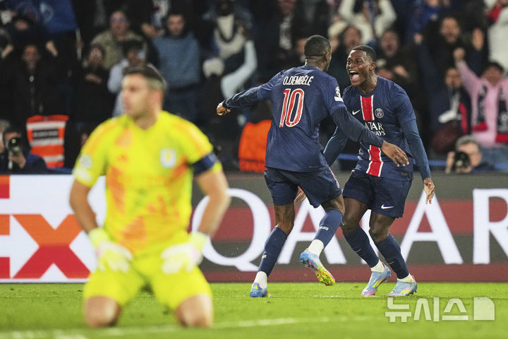 [파리=AP/뉴시스]'이강인 벤치' PSG, 아스톤빌라에 3-1 역전승. 2025.04.09.