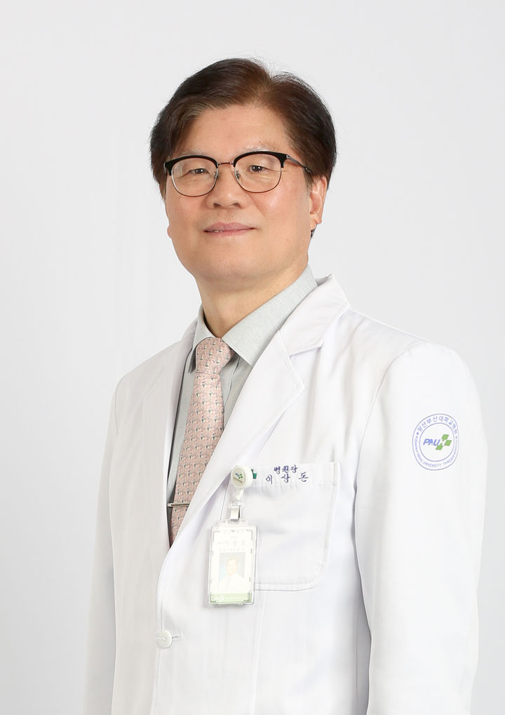[양산=뉴시스] 이상돈 양산부산대학교병원 병원장. (사진=뉴시스 DB). photo@newsis.com *재판매 및 DB 금지