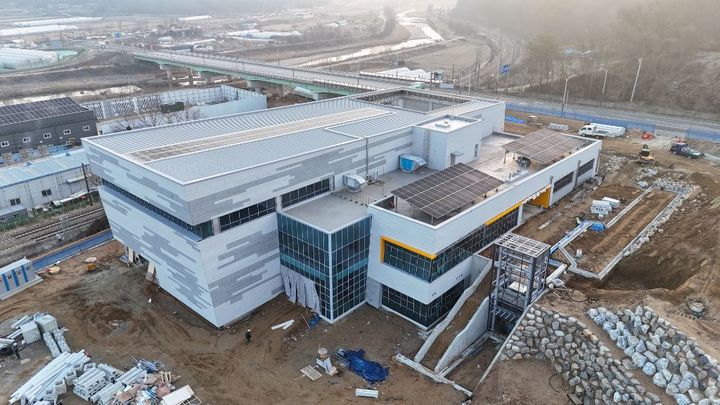 [계룡=뉴시스]계룡 국민체육센터가 오는 10월 정식 개장을 앞두고 있다. (사진=계룡시 제공) 2025. 04. 10 photo@newsis.com *재판매 및 DB 금지