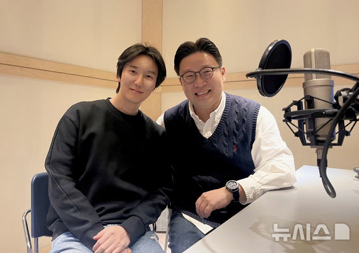 [서울=뉴시스]통신 3사가 광복 80주년을 맞아 서경덕 성신여대 교수와 함께 보이는 컬러링 ‘V컬러링’ 기부 캠페인을 진행한다고 11일 밝혔다. 사진은 4월 11일 임시정부수립일에 맞춰 공개될 독립운동가 김규식 선생 일대기 영상 내레이션에 동참한 배우 김남길(왼쪽)과 이번 캠페인을 공동 기획한 서경덕 성신여대 교수. (사진=통신 3사 제공)