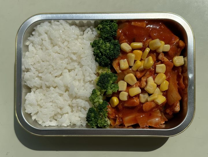 충북도 어쩌다 못난이 김치 활용 '참치 김치 덮밥' 기내식. (사진=충북도 제공) *재판매 및 DB 금지