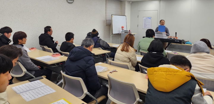 [남원=뉴시스 ]남원시정신건강복지센터가 정신장애인을 대상으로 재활교육을 진행 중이다. *재판매 및 DB 금지