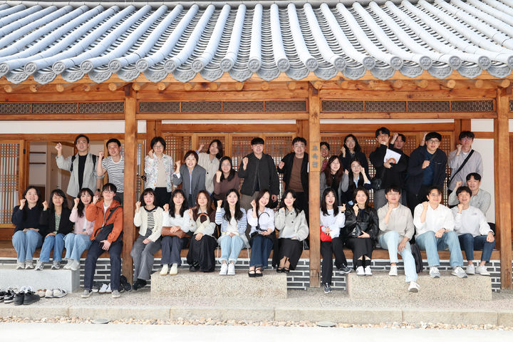 [대구=뉴시스] 대구시 중구는 우현 하늘마당에서 혁신사업 발굴단 전체회의를 열고 본격적인 활동을 시작했다. (사진=대구시 중구 제공) 2025.04.11. photo@newsis.com *재판매 및 DB 금지