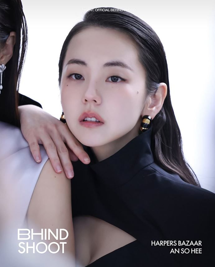 [서울=뉴시스] 안소희 화보 비하인드 컷.(사진= BH엔터테인먼트 인스타그램 갈무리) *재판매 및 DB 금지