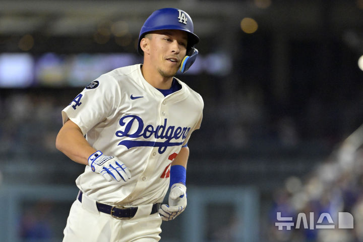 [로스앤젤레스=AP/뉴시스] 메이저리그(MLB) LA 다저스의 토미 에드먼. 2025.04.12