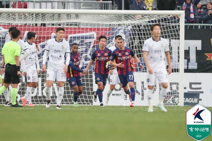 [서울=뉴시스] 프로축구 K리그1 수원FC의 윤빛가람. (사진=한국프로축구연맹 제공) *재판매 및 DB 금지