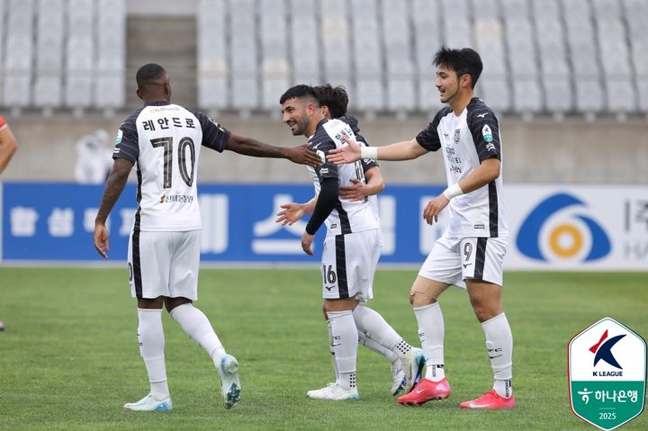 [서울=뉴시스] 프로축구 K리그2 전남드래곤즈의 알베르띠. (사진=한국프로축구연맹 제공) *재판매 및 DB 금지