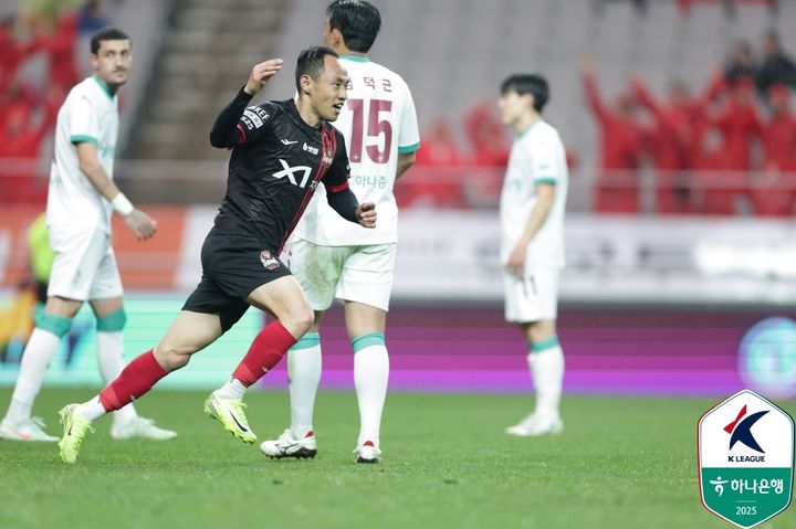 [서울=뉴시스] 프로축구 K리그1 FC서울의 문선민. (사진=한국프로축구연맹 제공) *재판매 및 DB 금지
